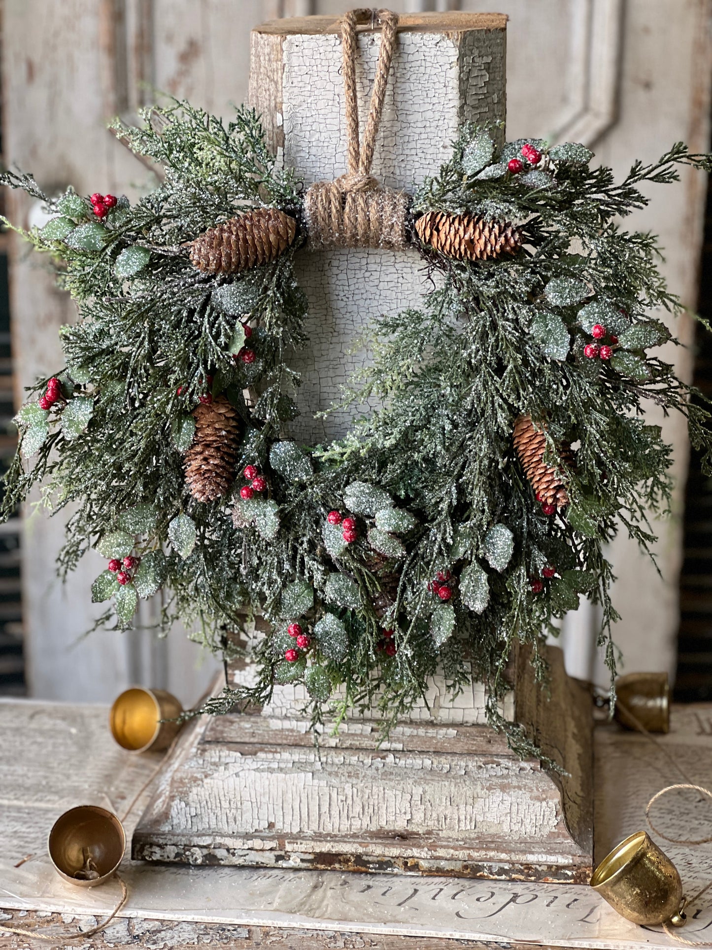 Holly Hills Hanging Wreath 20”