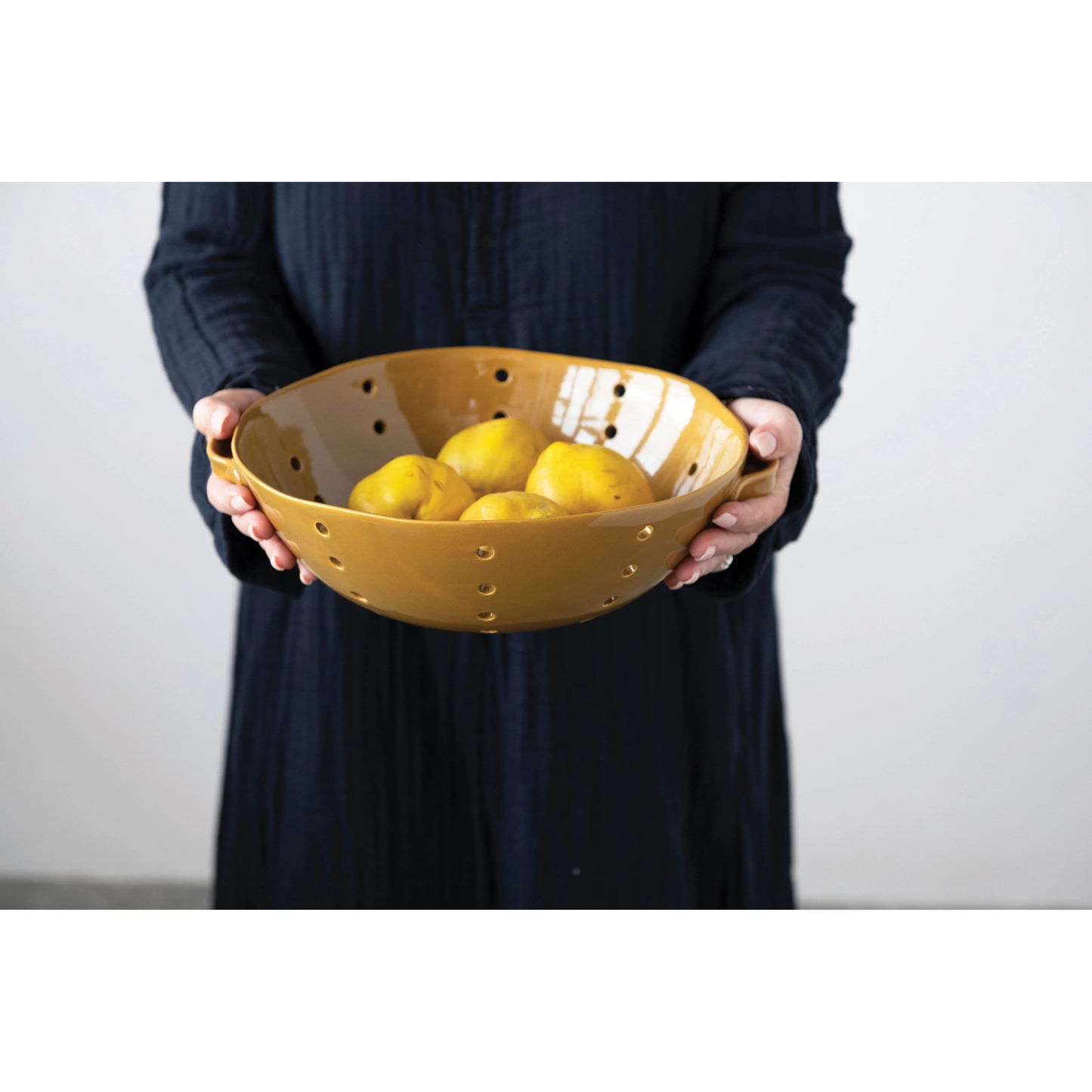 Stoneware colander with handles